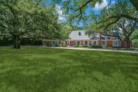 A True Legacy Property in Old Preston Hollow