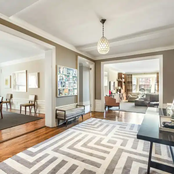 GRAND AND SUNDRENCHED PREWAR HOME