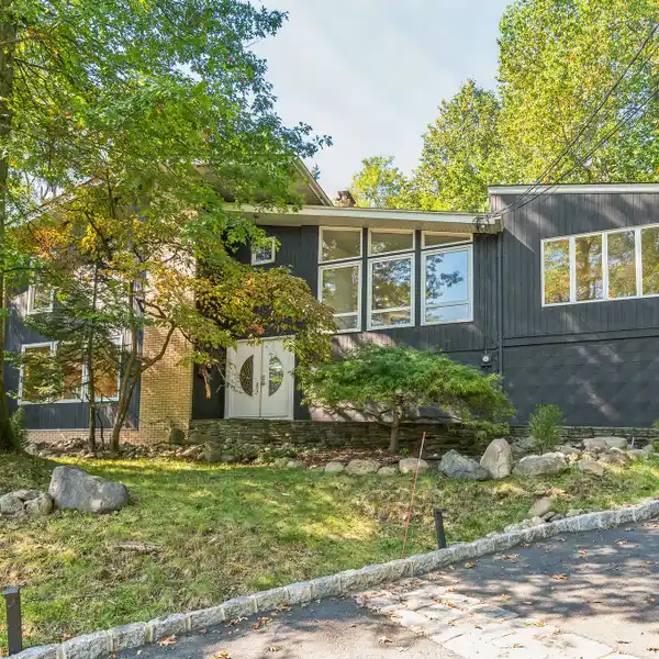 ELEGANT RETREAT CLOSE TO PALISADES PARKWAY