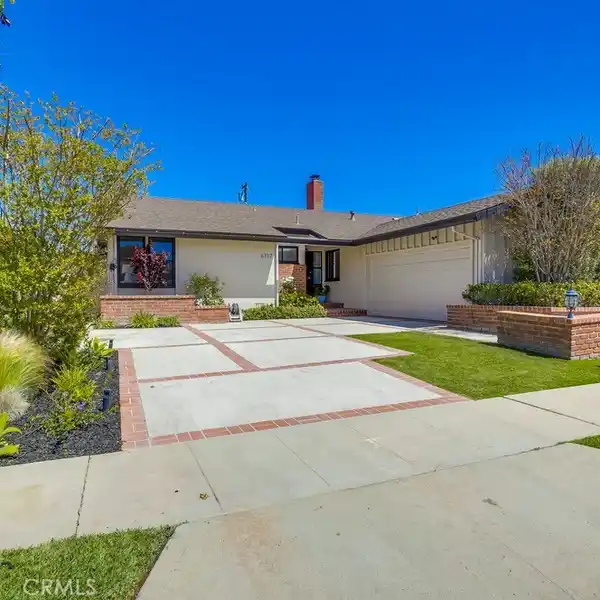 CHARMING AND SPACIOUS HOME IN UNIVERSITY PARK ESTATES