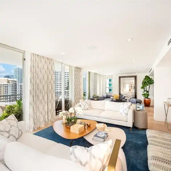 EXQUISITELY UPGRADED LOWER PENTHOUSE