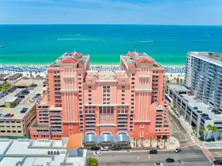 Breathtaking Gulf Views and World-Class Amenities