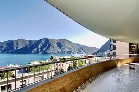 Luxury Apartment with 180-Degree Lake View