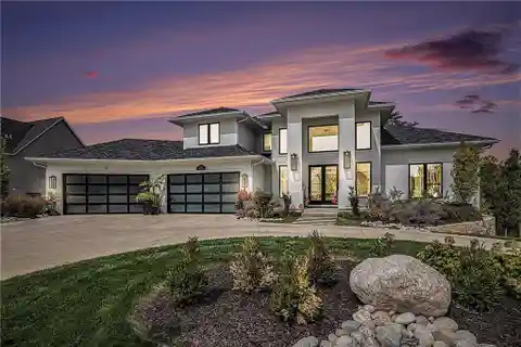 Nearly New Timber Rock Home in a League of Its Own