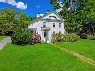 Pastoral Beauty Meets Architectural Heritage