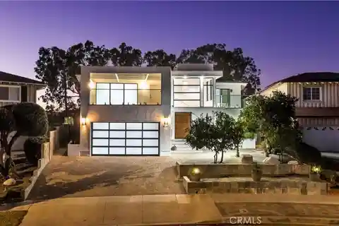 Hilltop Oasis with Unmatched Valley and Mountain Views