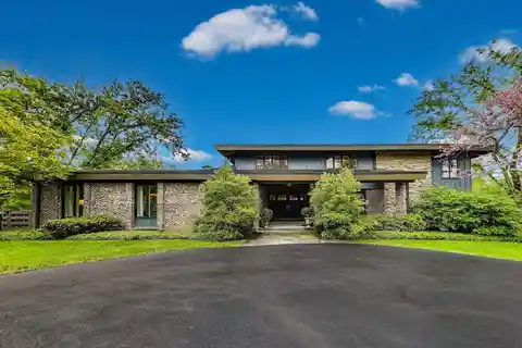 Turnkey Home in an Idyllic Setting