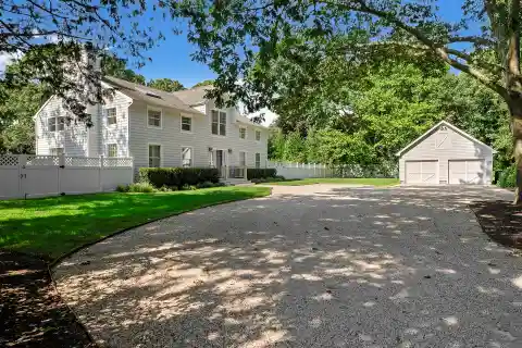 Built in 1990 and Renovated to Perfection