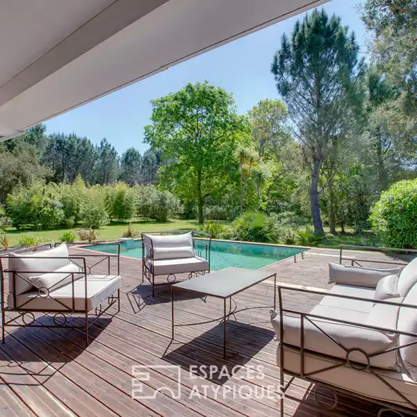 ARCHITECT-DESIGNED HOME STEPS FROM THE OCEAN