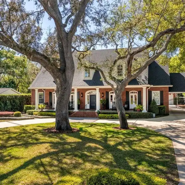 CUSTOM-BUILT TRADITIONAL ESTATE
