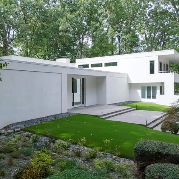 CONTEMPORARY ESTATE ON 2.5 PRIVATE ACRES