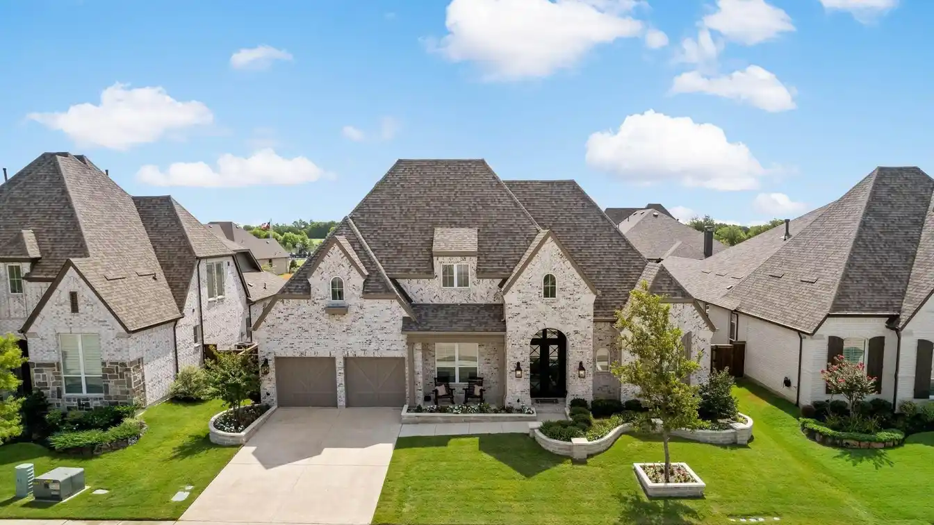 Elegance and Comfort with Modern Convenience