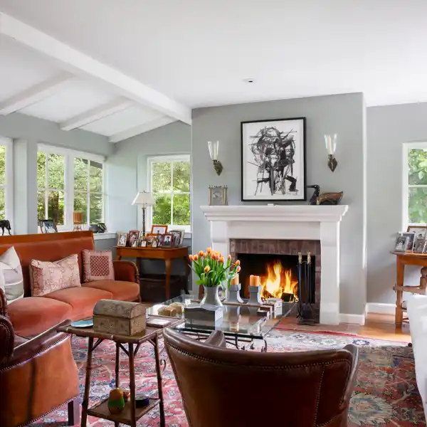 ENCHANTING FARMHOUSE IN HEDGEROW