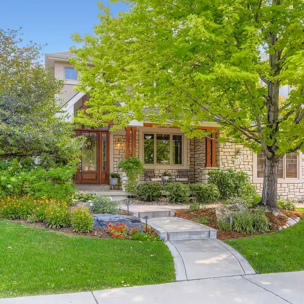 SPACIOUS HOME ON QUIET CUL-DE-SAC