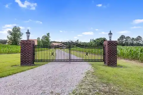 Unique 72-Acre Getaway