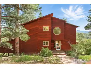 Rustic Elegance Meets Modern Mountain Living