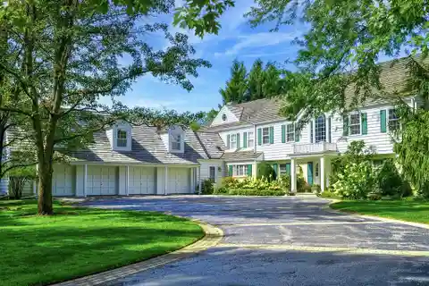 Coastal Colonial Estate on Premier Woodley Road