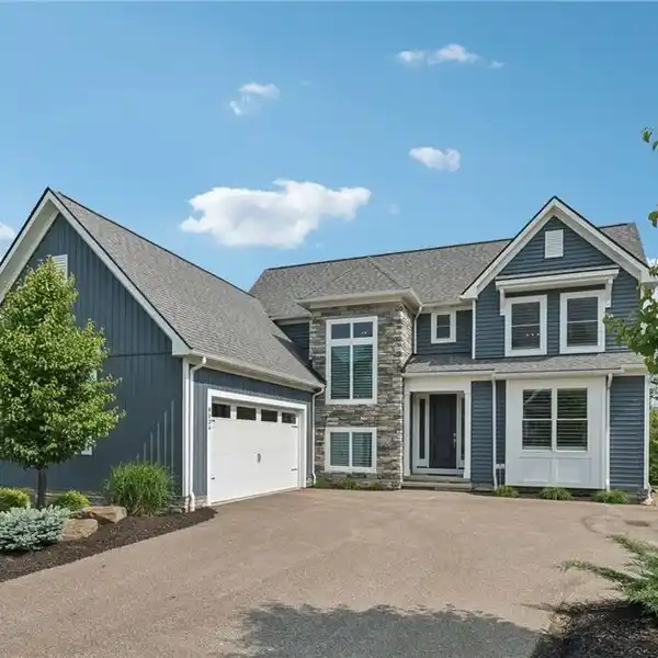 EFFORTLESS LUXURY IN THE HEART OF CANYON LAKES