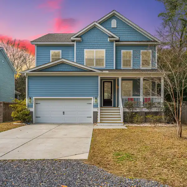 STUNNING HOME MINUTES FROM FOLLY BEACH