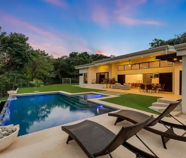 CASA RICO | EXQUISITE LUXURY MOUNTAIN RETREAT IN PLAYA GRANDE