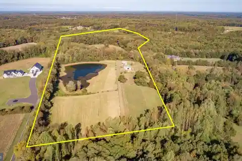 Equestrian Paradise with Stable, Paddock, and Pastures