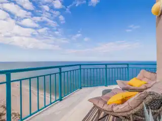Sky-high Luxury Beachfront Living