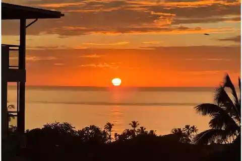 Contemporary Island Elegance with Panoramic Ocean Views