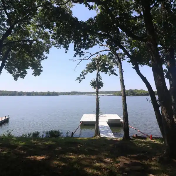 LAKEFRONT LIVING WITH PRIVATE DOCK