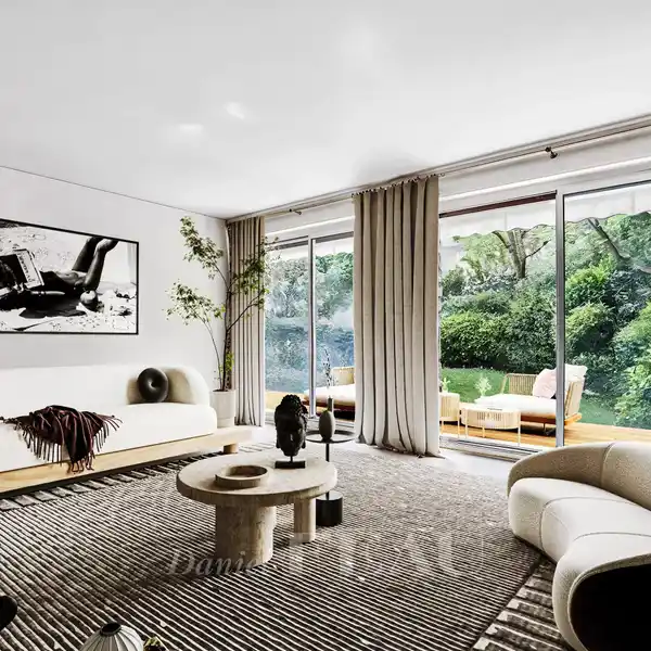 SPLIT-LEVEL APARTMENT WITH A HOUSE-LIKE FEEL