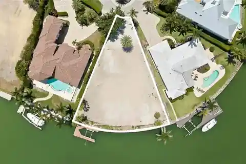 Expansive Waterfront Lot in the Moorings