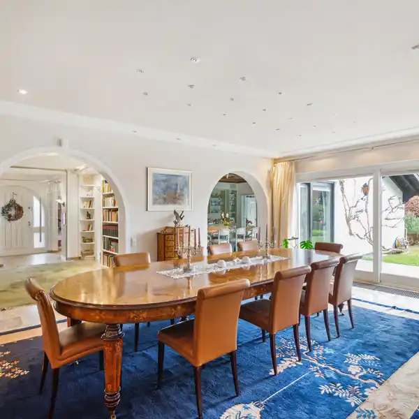 EXTRAORDINARY VILLA OFFERING TIMELESS ELEGANCE