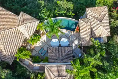 La Pura Vida Villa