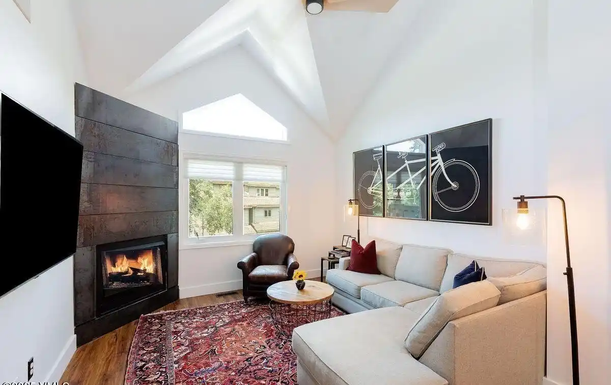 Dream Three-bedroom Castle Peak Townhome