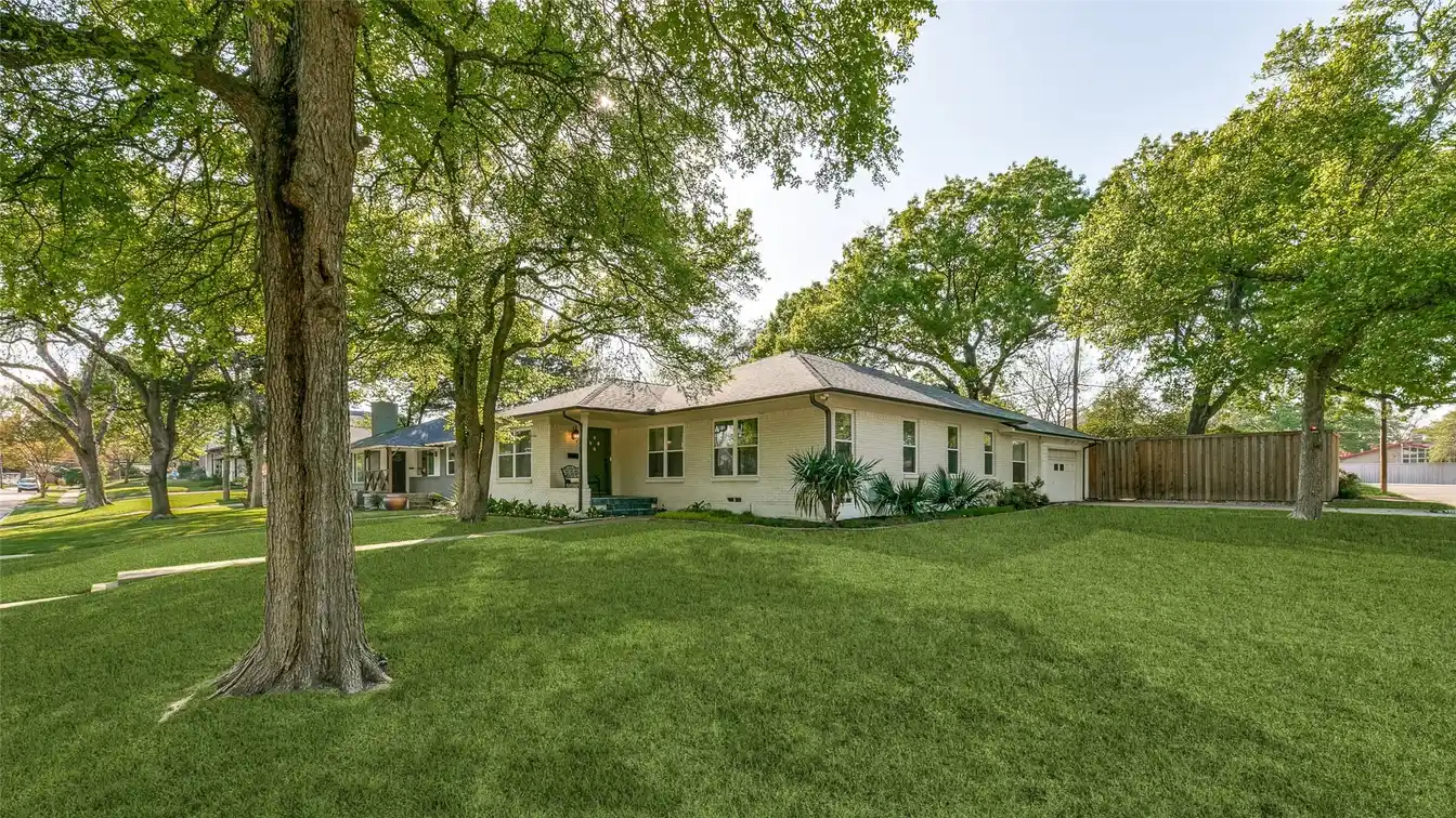 Beautifully Remodeled Ranch in the Heart of Lakewood