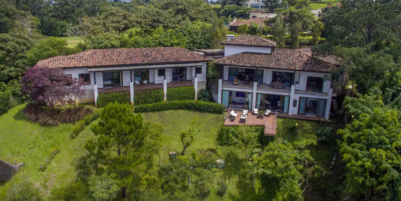 Warm Contemporary Gem Nestled in the Mountains of Escazú
