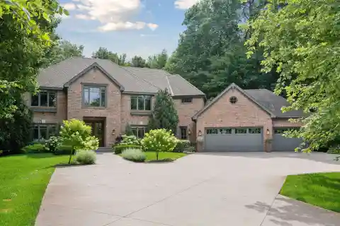 Private Oasis in the Desirable Cottagewood Neighborhood