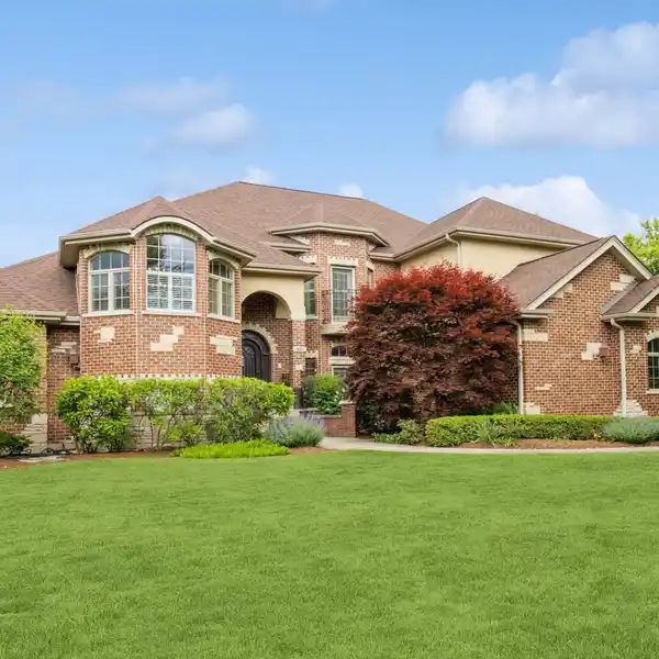 LARGE LUXURY HOME IN NORTH DOWNERS GROVE
