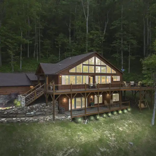 IMMACULATE HOME IN SMOKY MOUNTAIN RETREAT