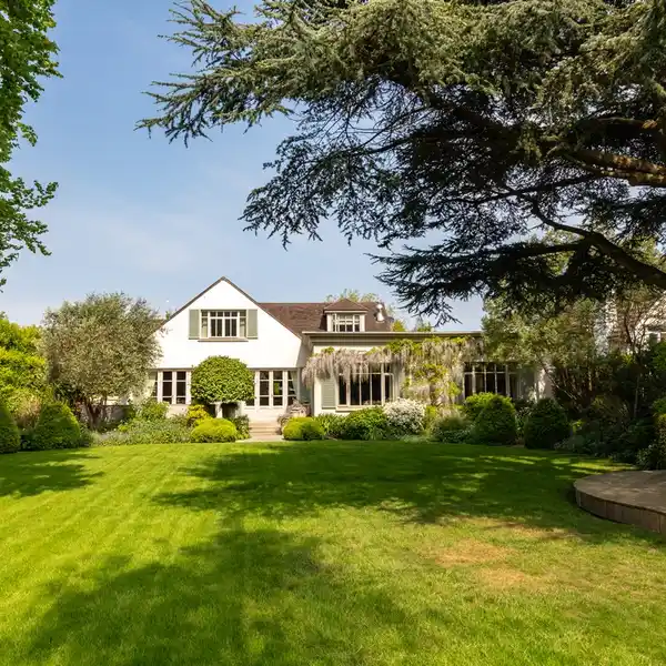 TRULY EXCEPTIONAL MODERN CITY RESIDENCE