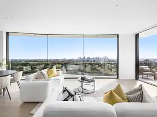 World-class Penthouse Atop Oxford Residences