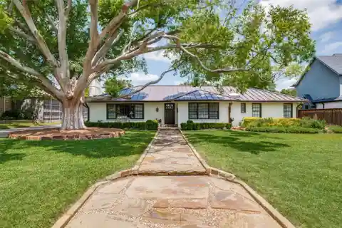 Mid-century Stunner in the Golden Corridor