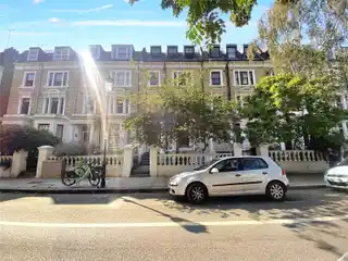 Bright and Spacious Apartment in Great Condition