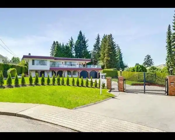 ELEGANT HOME IN PRESTIGIOUS BUCKINGHAM HEIGHTS