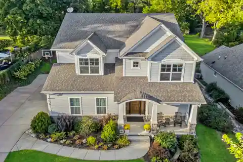 Gracious Living with Expansive Entertainer’s Layout