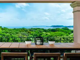 Jobo 9: Fully Remodeled and Professionally Decorated Ocean-view Penthouse