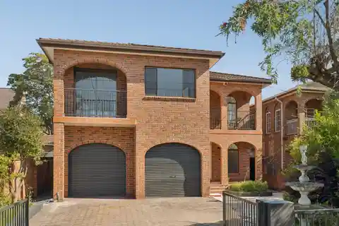 Classic Residence with Scale and Sophistication