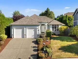 Lovely Rambler in Redhawk