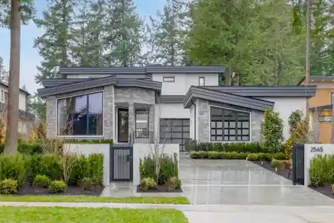 Masterfully Crafted Coastal-modern Residence