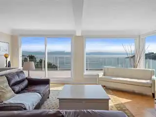 Charming Seaside Bungalow