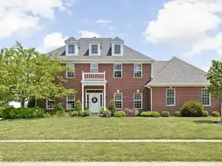 Beautifully Maintained Colonial Style Home